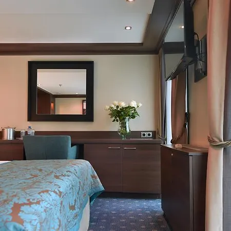 Fairtours Hotelschiff Leonora Botel