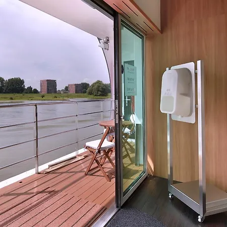 Fairtours Hotelschiff Leonora Botel *