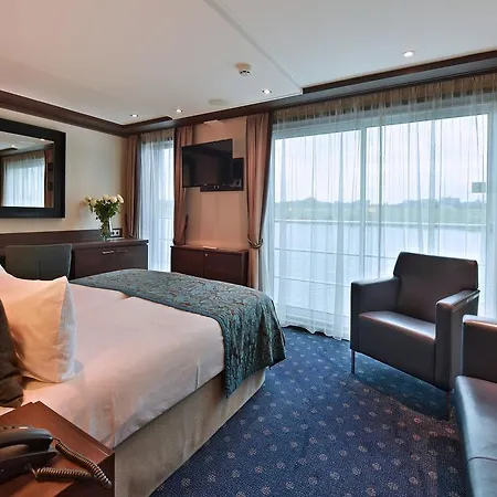 Botel Fairtours Hotelschiff Leonora *