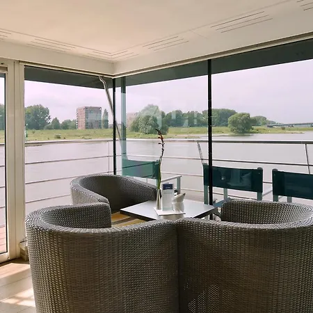 Fairtours Hotelschiff Leonora Botel *