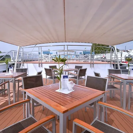 Botel Fairtours Hotelschiff Leonora Neuss